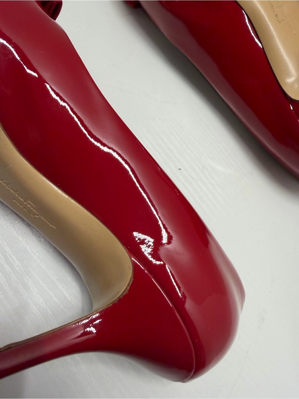 Salvatore Ferragamo CARLA 70 Patent Ribbon Pump Red 9-1/2 C - Picture 12 of 16